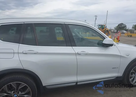 2016 BMW X3 xDrive28I z USA, uszkodzony, nr VIN 5UXWX9C52G0D68791